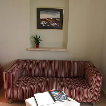 Giardino Apartment *