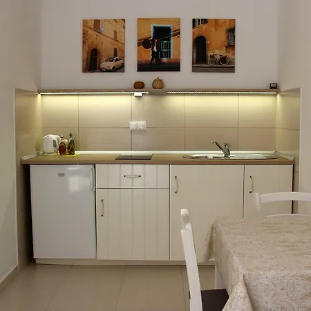 Giardino Apartment *