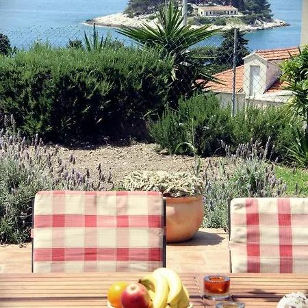 Giardino Apartment *
